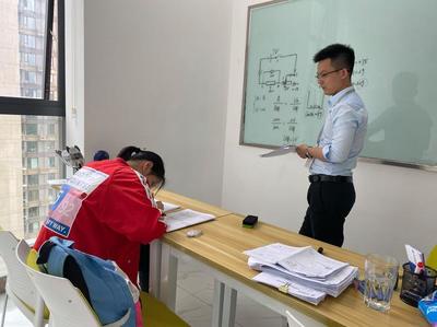 达州宣汉中学艺考生高考补习
