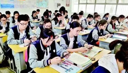 广安实验学校高三文科复读生多少人