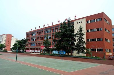 江油一中怎样选择复读学校