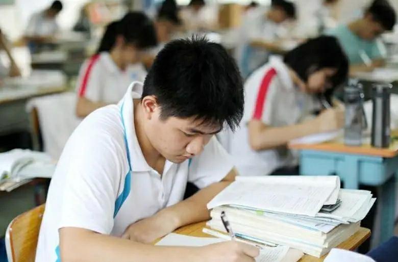 达州宣汉中学高考落榜不想复读