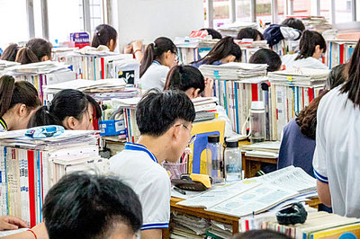 内江中学高中复读机构推荐学生