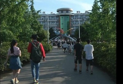 眉山市洪雅中学考不上高中可以复读吗