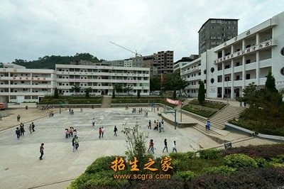 四川巴中平昌中学2024高考复读学校推荐