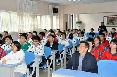 广元外国语高中复读机构推荐学生
